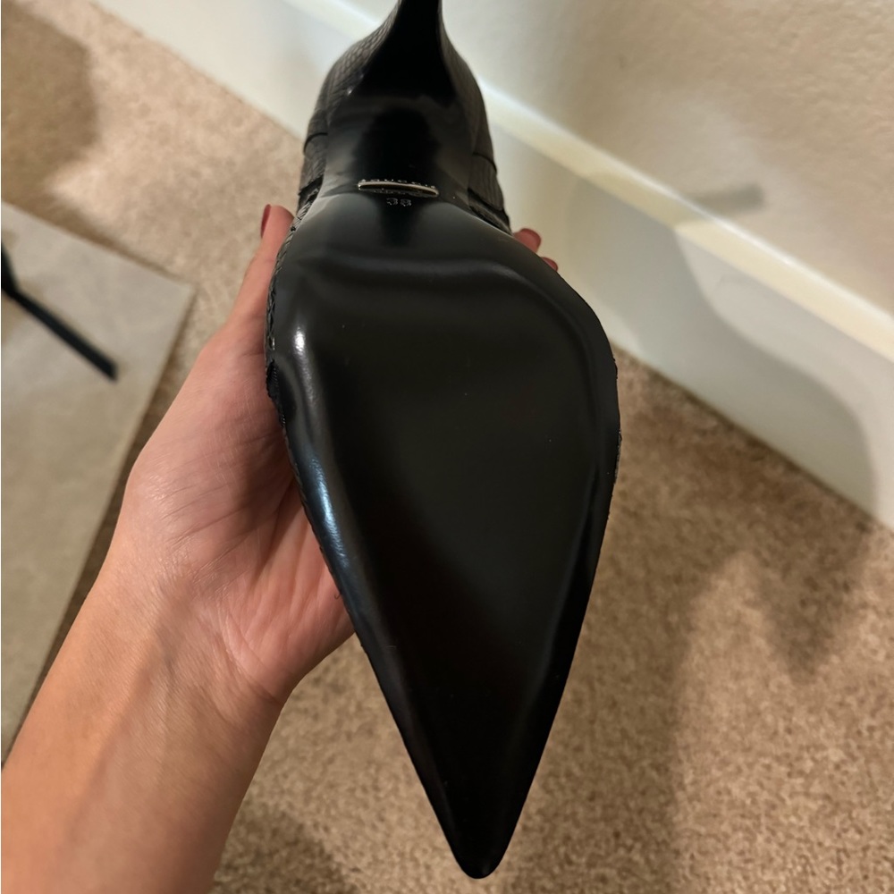 Logo Python-Embossed Leather & Mesh Pump - Picture 5 of 7